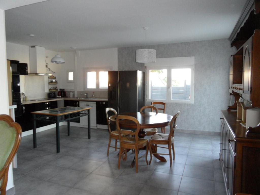 Roujan Logement Entre Mer Et Montagne מראה חיצוני תמונה